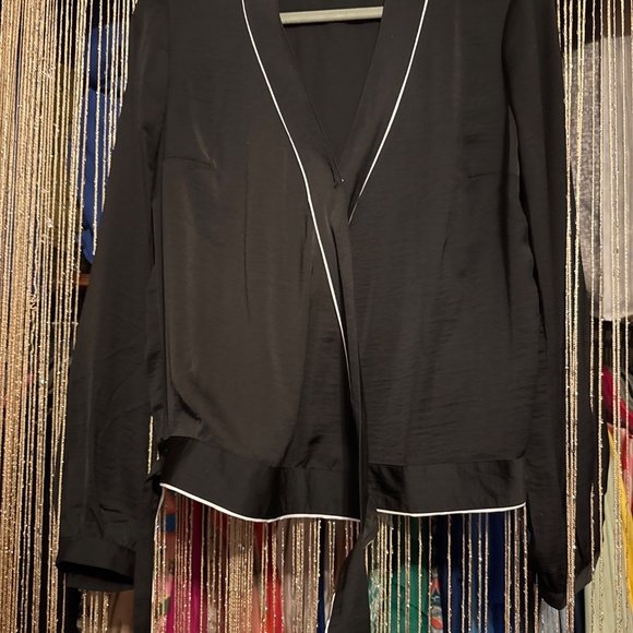 Top - Picture 2 of 5